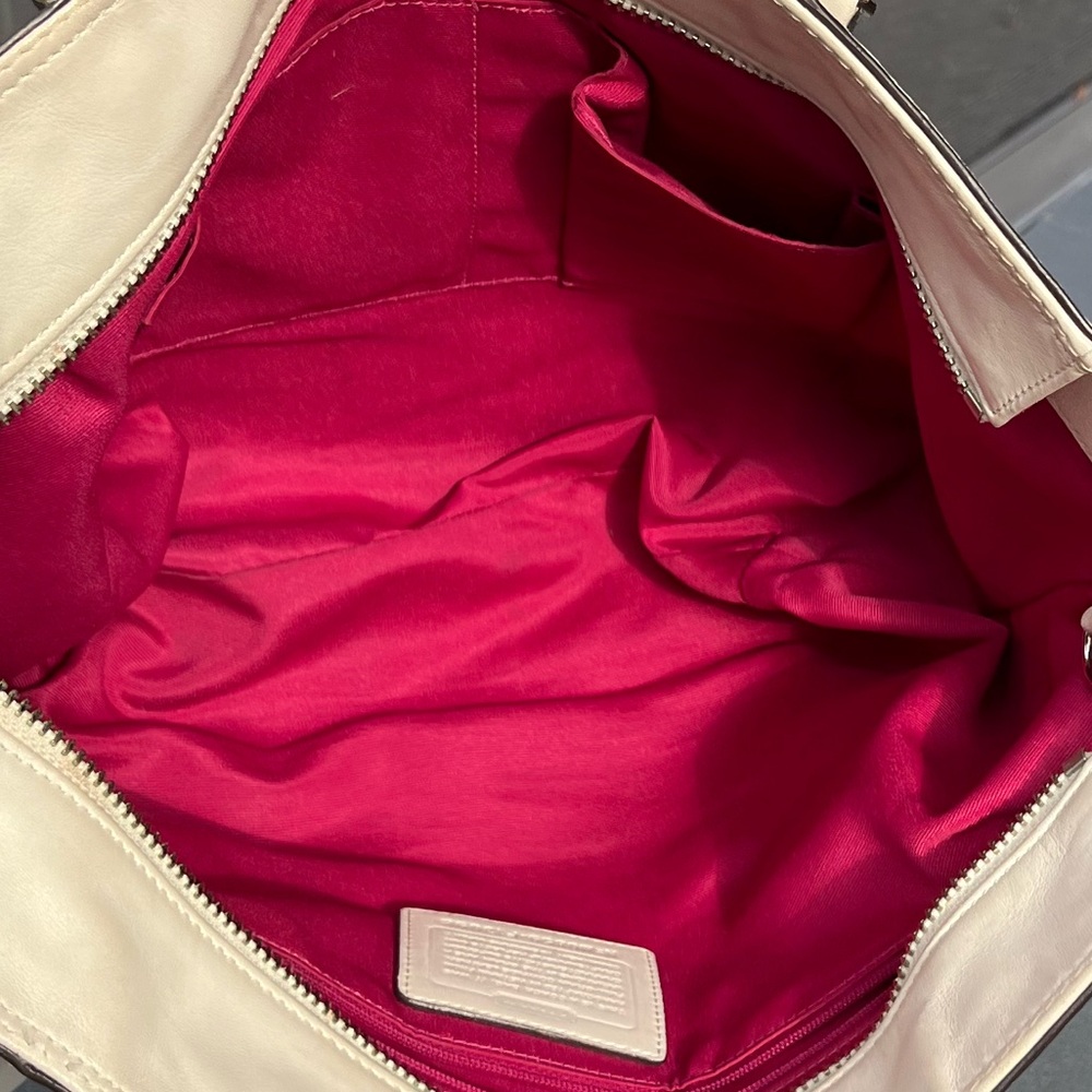 Coach; White Leather Tote; Fuchsia/Hot Pink Interior; Duel Handles; 16x3x10in - Picture 8 of 14